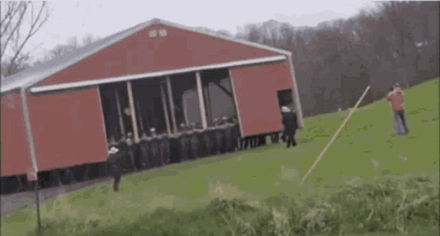 Barn Amish GIF - Barn Amish GIFs