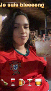 a woman wearing a red shirt that says je suis bleeeeng