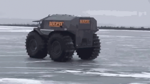 Derrape De Camion Ruso En Lago Congelado GIF - Camion Ruso Derrape GIFs