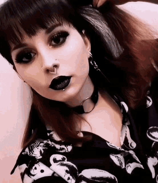 Gothic Girl Goth Girl GIF - Gothic Girl Goth Girl Choker GIFs