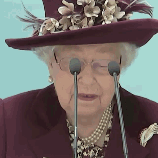 Queen Queen Elizabeth GIF - Queen Queen Elizabeth Elizabeth GIFs