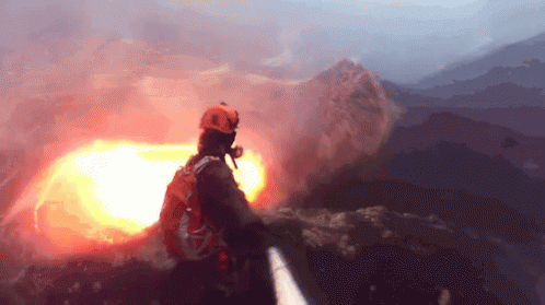 火山 噴火　ハワイ　危ない GIF - Danger Volcano GIFs