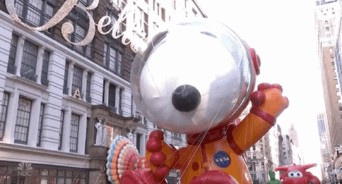 Snoopy Balloon GIF - Snoopy Balloon Parade GIFs