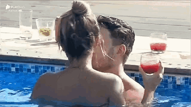 Luriany Hari Almeida GIF