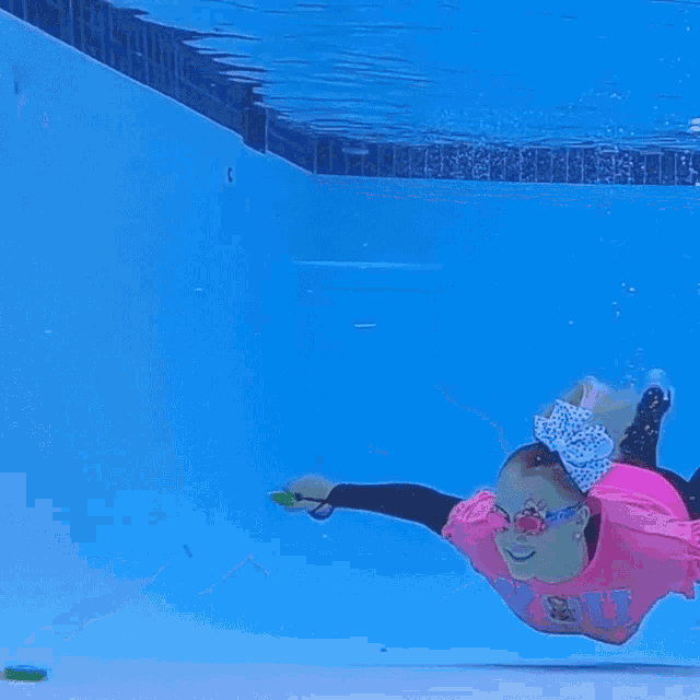 Swimming Jojo Siwa GIF - Swimming Jojo Siwa Dive GIFs