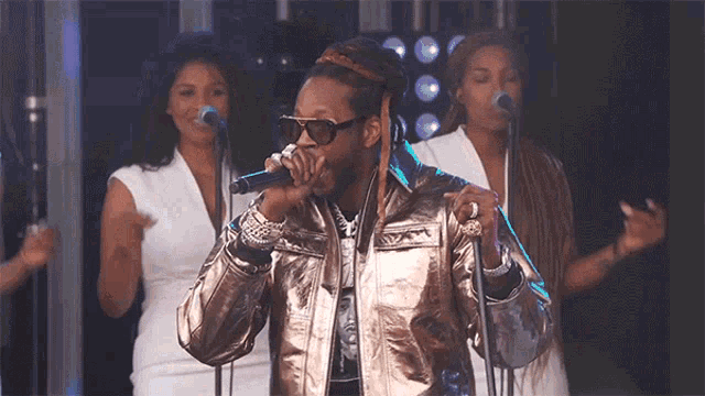 On The Mic 2chainz GIF - On The Mic 2chainz Rule The World GIFs