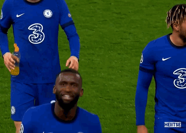 a soccer player with the number 29 on their jersey
