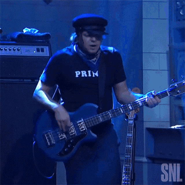 Playing The Bass Saturday Night Live GIF - Playing The Bass Saturday Night Live Feeling The Music GIFs