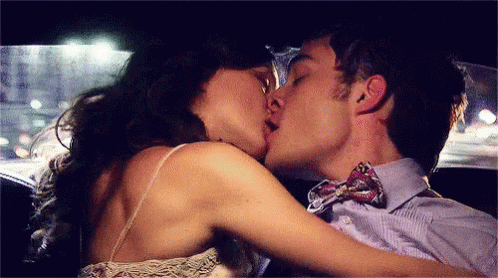 Chuck And Blair Making Out GIF - GIFs