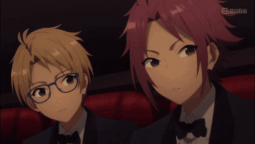 two anime characters are standing next to each other and the bottom right corner says bilibili