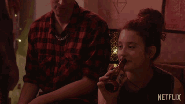 Apenada Marina Nunier GIF