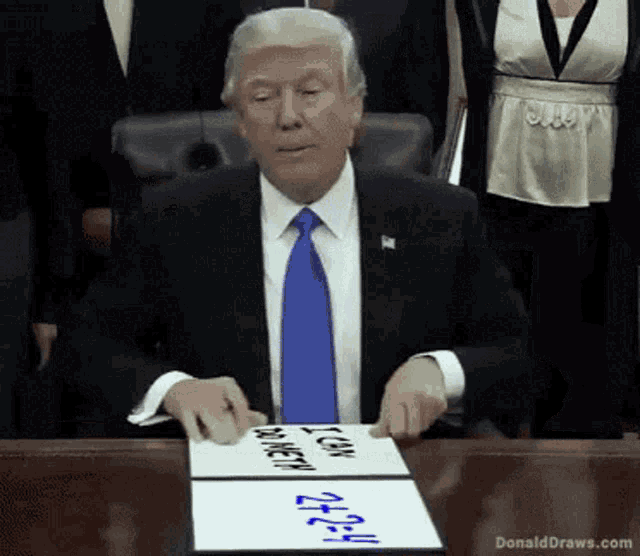 Trump Draws GIF - Trump Draws Meth GIFs
