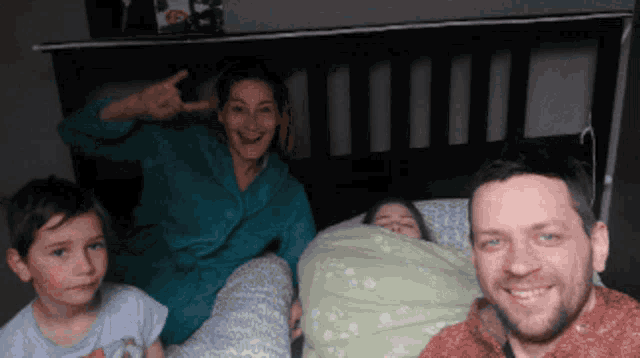 Family Bed GIF - Family Bed Bed Time GIFs