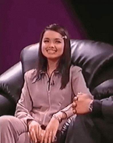 Siti Nurhaliza Whisper GIF - Siti Nurhaliza Whisper Gossip GIFs