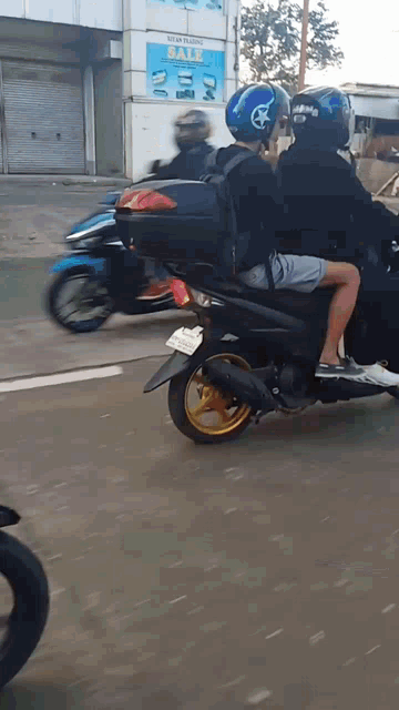 Ride Motorcycle GIF - Ride Motorcycle Stroll GIFs