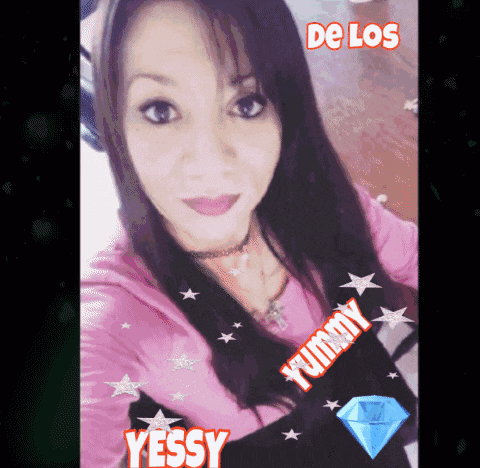 a woman in a pink shirt is taking a selfie with the words de los yummy yessy