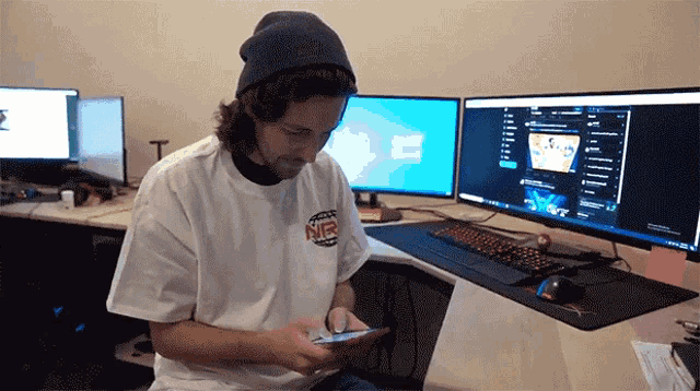 Typing Texting GIF - Typing Texting Laughing GIFs