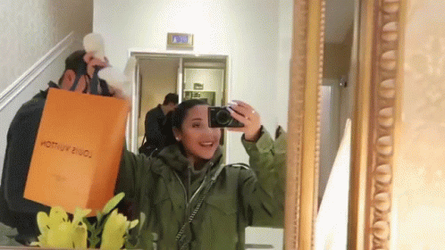 Selfie Gabriella Demartino GIF - Selfie Gabriella Demartino Fancy Vlogs By Gab GIFs