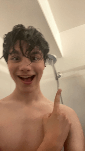 Freaky Shower GIF - Freaky Shower Kennyleisure GIFs