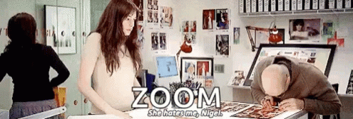 Anne Hathaway Zoom GIF - Anne Hathaway Zoom She Hates Me GIFs