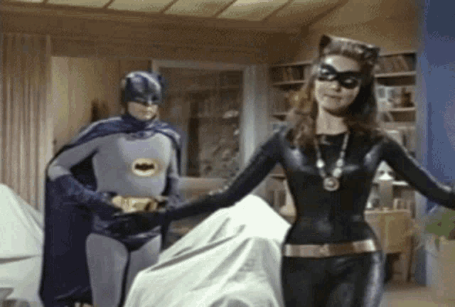 Batman Catwoman GIF - Batman Catwoman Looking Good GIFs