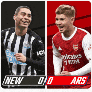 two soccer players one from newcastle and one from arsenal are smiling