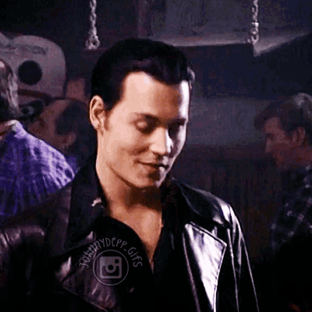Johnny Depp Donnie Brasco GIF - Johnny Depp Donnie Brasco Smile GIFs
