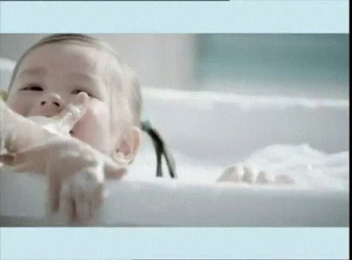 莊生 嬰兒特溫和沐浴露 廣告 Baby Laugh 嬰兒大笑 GIF - Baby Laugh嬰兒大笑 GIFs