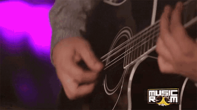 Tocar La Guitarra Ulises Chaidez GIF - Tocar La Guitarra Ulises Chaidez Otra Copa GIFs