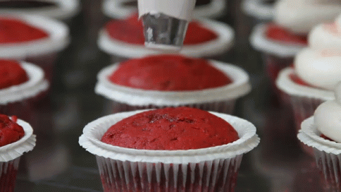 Icing On The (Cup)Cake GIF - Icing Cupcake Redvelvet GIFs