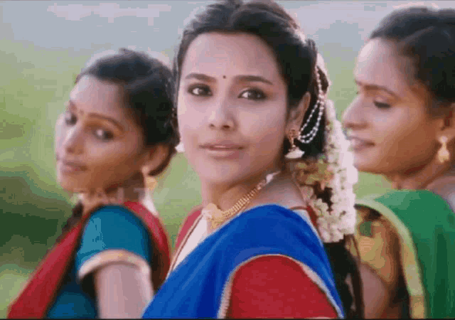 Priya Anand Saree GIF - Priya Anand Saree Navel GIFs