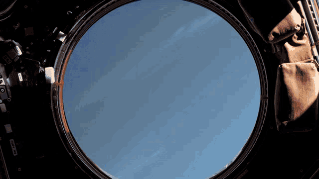 Astronio Neptune GIF - Astronio Neptune Descent GIFs