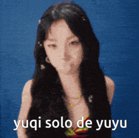 a picture of a woman with the words yuqi solo de yuyu written on it
