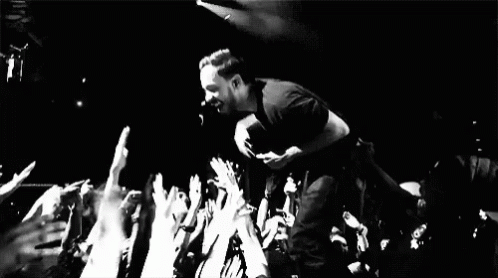 Mike Shinoda High Fives GIF - Mike Shinoda High Fives Linkin Park GIFs
