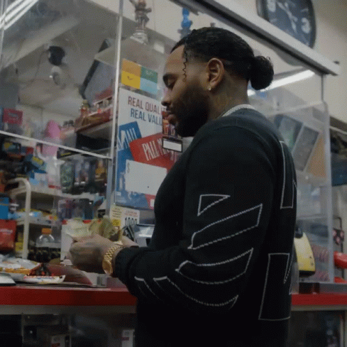 Counting Money Kevin Gates GIF - Counting Money Kevin Gates Kevingatestv GIFs