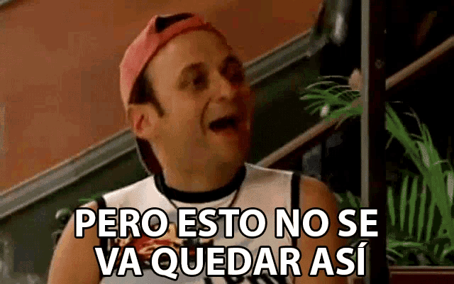 a man wearing a baseball cap and a tank top says pero esto no se va quedar asi