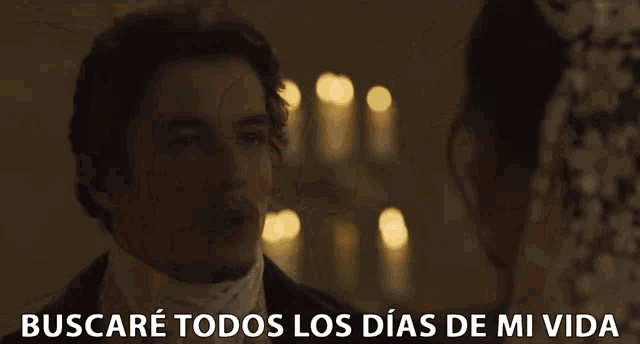 a woman in a wedding dress with the words ser el hombre que mereces tener written below her