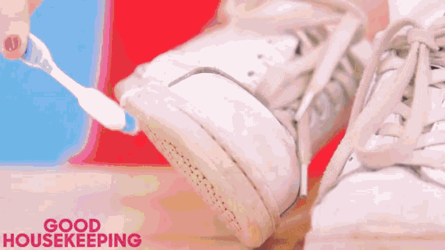 Cleaning Tips Shoe Cleaning GIF - Cleaning Tips Shoe Cleaning Pan Cleaning GIFs