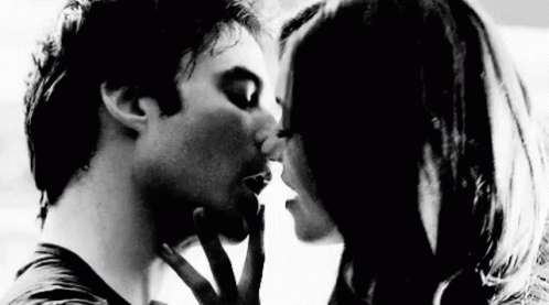 Kiss Damon GIF - Kiss Damon Elena GIFs