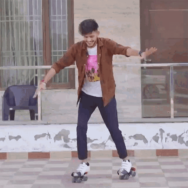 Skates Koshish Karna Sumit Bhyan GIF - Skates Koshish Karna Sumit Bhyan Gir Jana GIFs
