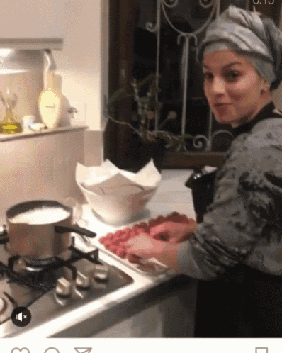 Emma Marrone Cooking GIF - Emma Marrone Cooking Food GIFs