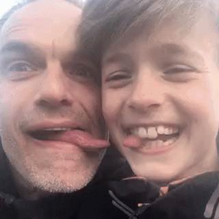 Tunger Selfie Mix GIF - Tunger Selfie Mix Father And Son GIFs