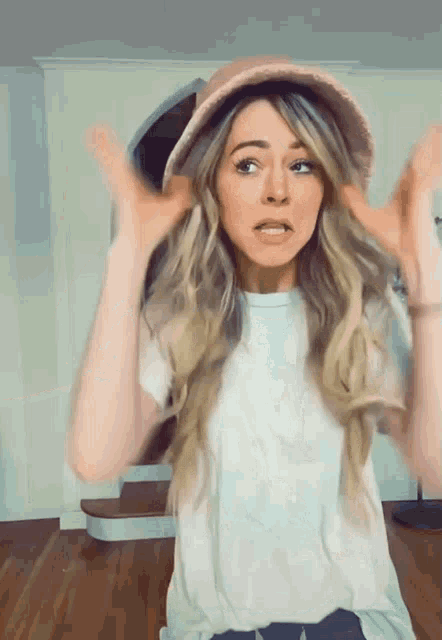 Lindsey Stirling Mystery GIF - Lindsey Stirling Mystery Hat GIFs