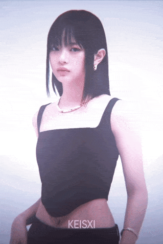 Hanni Newjeans GIF