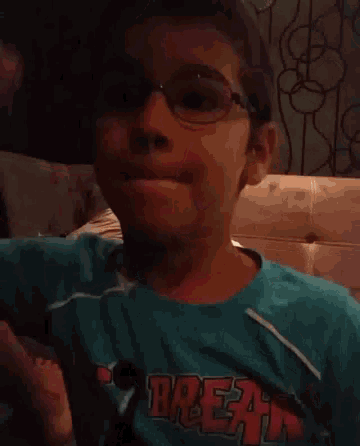 Niki Kid GIF - Niki Kid Selfie GIFs