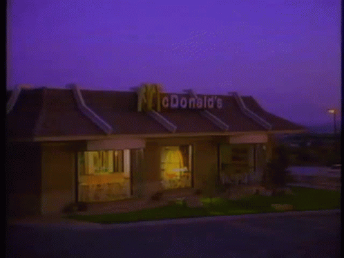 Mcdonalds Restaurant GIF - Mcdonalds Restaurant Fast Food GIFs