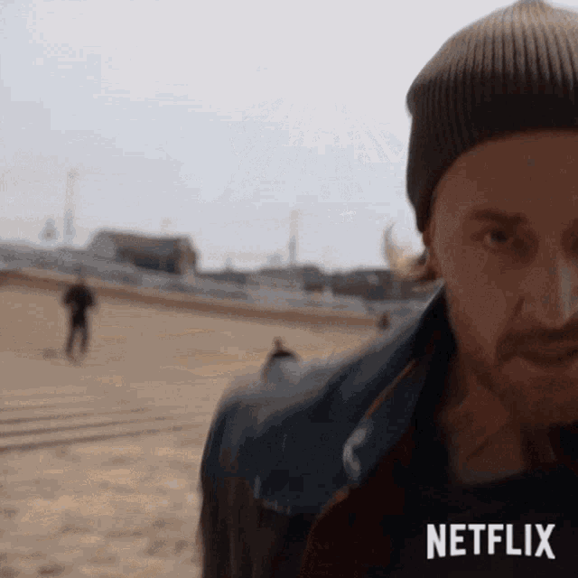 Running From The Cops Ray GIF - Running From The Cops Ray Richard Armitage GIFs