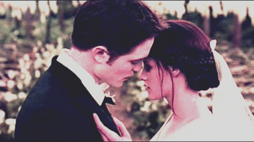Twilight Saga Kiss GIF - Twilight Saga Kiss Wedding GIFs
