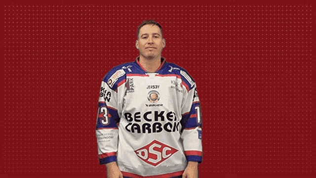 a man wearing a jersey that says beck carbon