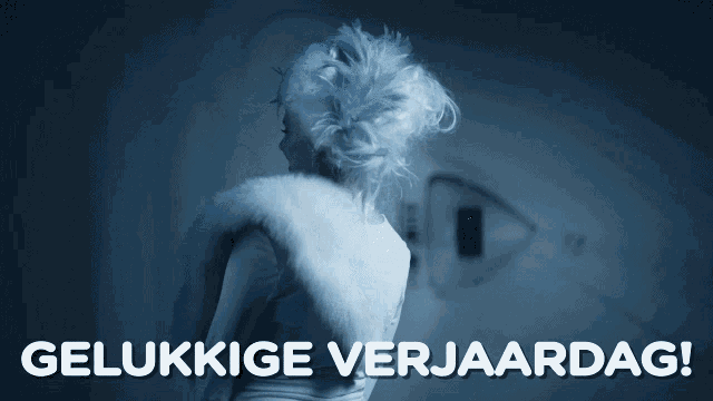 a picture of a woman with the words gelukkige verjaardag